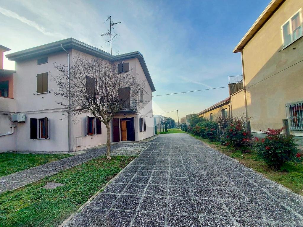 Terraced Villa Via Roma, Rolo - photo 2