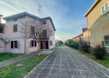 Terraced Villa Via Roma, Rolo - photo 2