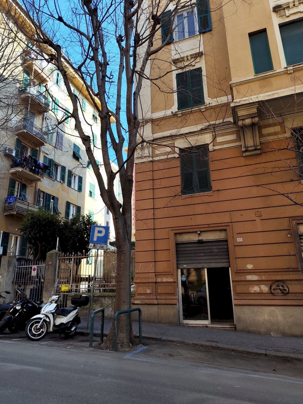 Locale Commerciale via g.b. D'Albertis, Genova (zona San Fruttuoso) - foto 3