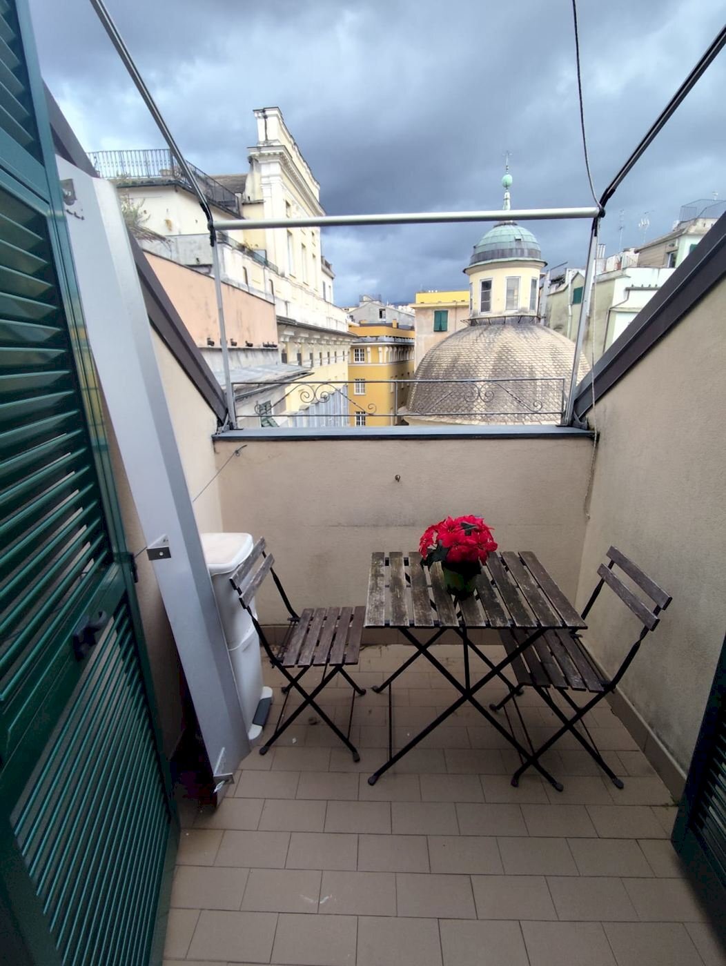 Monolocale piazzetta Jacopo da Varagine, Genova (zona Centro Storico) - foto 1