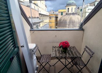 Monolocale piazzetta Jacopo da Varagine, Genova (zona Centro Storico) - foto 1