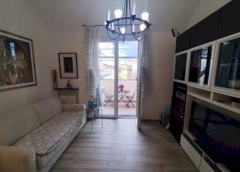 Monolocale piazzetta Jacopo da Varagine, Genova (zona Centro Storico) - foto 2