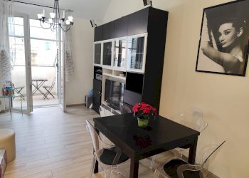 Monolocale piazzetta Jacopo da Varagine, Genova (zona Centro Storico) - foto 3