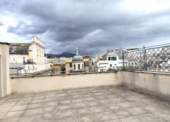 Monolocale piazzetta Jacopo da Varagine, Genova (zona Centro Storico) - foto 13