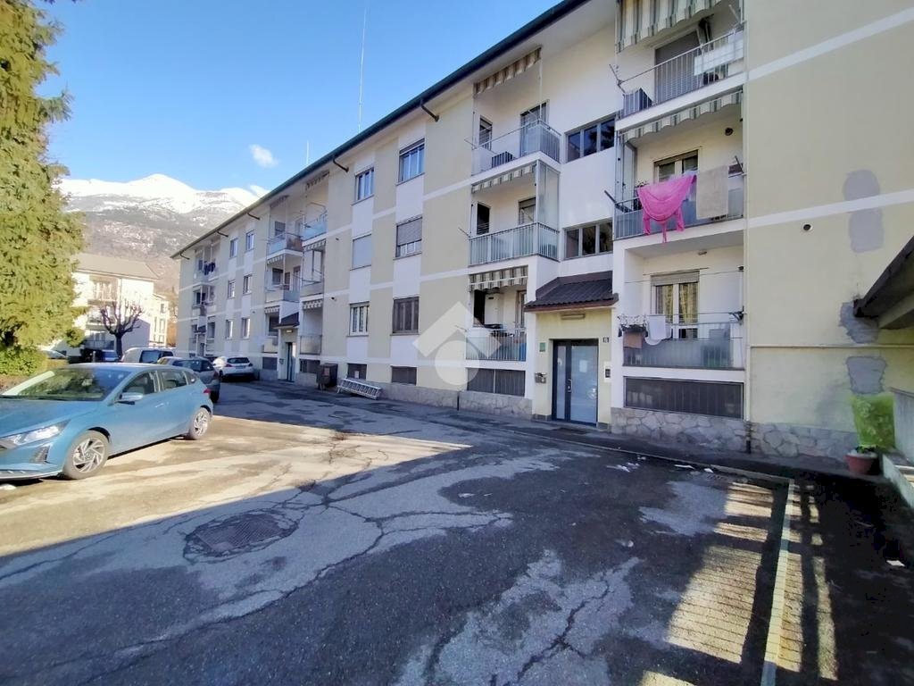 Quadrilocale Piazza Battaglione Cervino, Aosta - foto 1