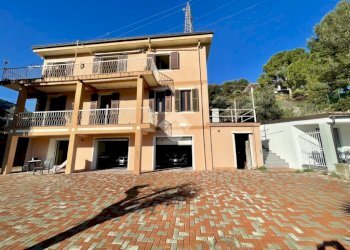 Semi-detached house Via argine destro, Imperia - photo 1