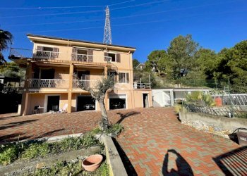 Semi-detached house Via argine destro, Imperia - photo 4