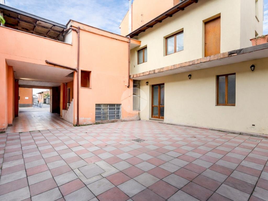 Villa Via Cividale, Baranzate - photo 3