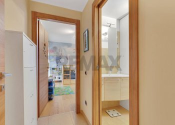 Hall / corridoio - Trilocale Via Bazzana Inferiore
 
4, Assago - foto 18