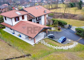 Casa all\'aperto - Casa semi indipendente Via Piano
 
2/E, Brissago-Valtravaglia - foto 1