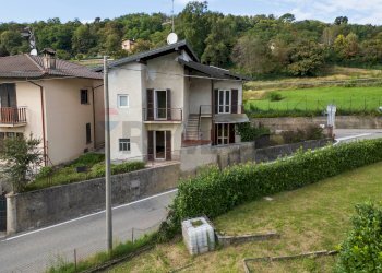 Casa all\'aperto - Casa indipendente Brugnoni Francesco
 
1, Besozzo - foto 1