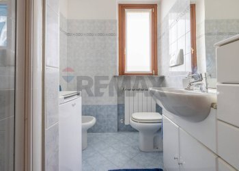 Bagno - Trilocale via Vittorio Veneto
 
5/b, Biandronno - foto 19