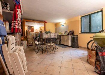 Sala da pranzo - Trilocale via Vittorio Veneto
 
5/b, Biandronno - foto 23