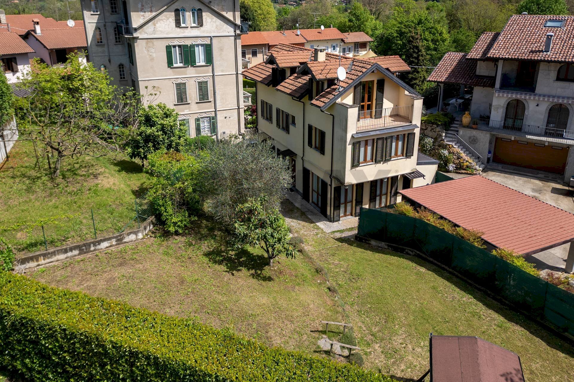 Casa all\'aperto - Villa via Binda
 
19, Besozzo - foto 1