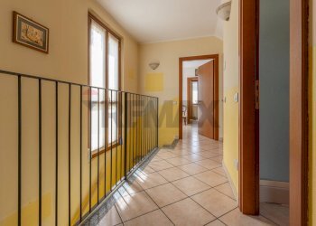 Hall / corridoio - Villa via Binda
 
19, Besozzo - foto 10