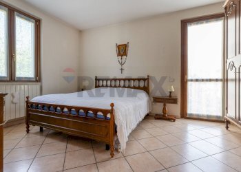 Camera / camera da letto - Villa via Binda
 
19, Besozzo - foto 15