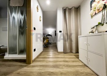 Hall / corridoio - Appartamento Via Tonale
 
99, Varese - foto 30