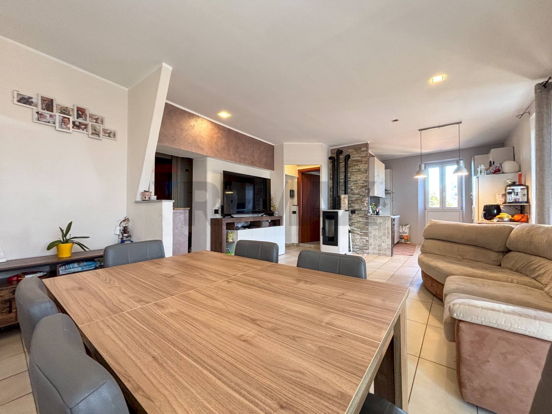 Sala da pranzo - Three-room apartment via G. Matteotti
83, Arcisate - photo 2