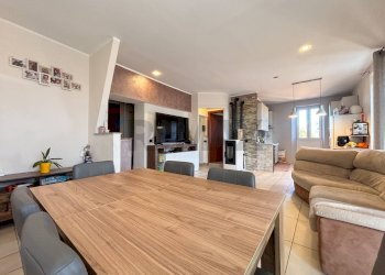 Sala da pranzo - Trilocale via G. Matteotti
 
83, Arcisate - foto 2