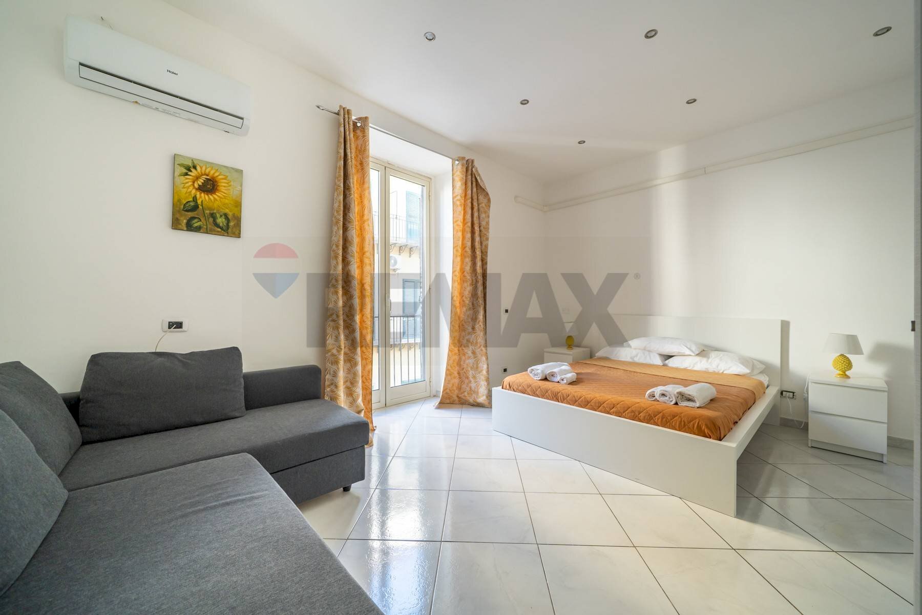 Camera con letto matrimoniale e divano letto due posti - Apartment Vicolo dei Calzonai
 
13, Palermo - photo 2