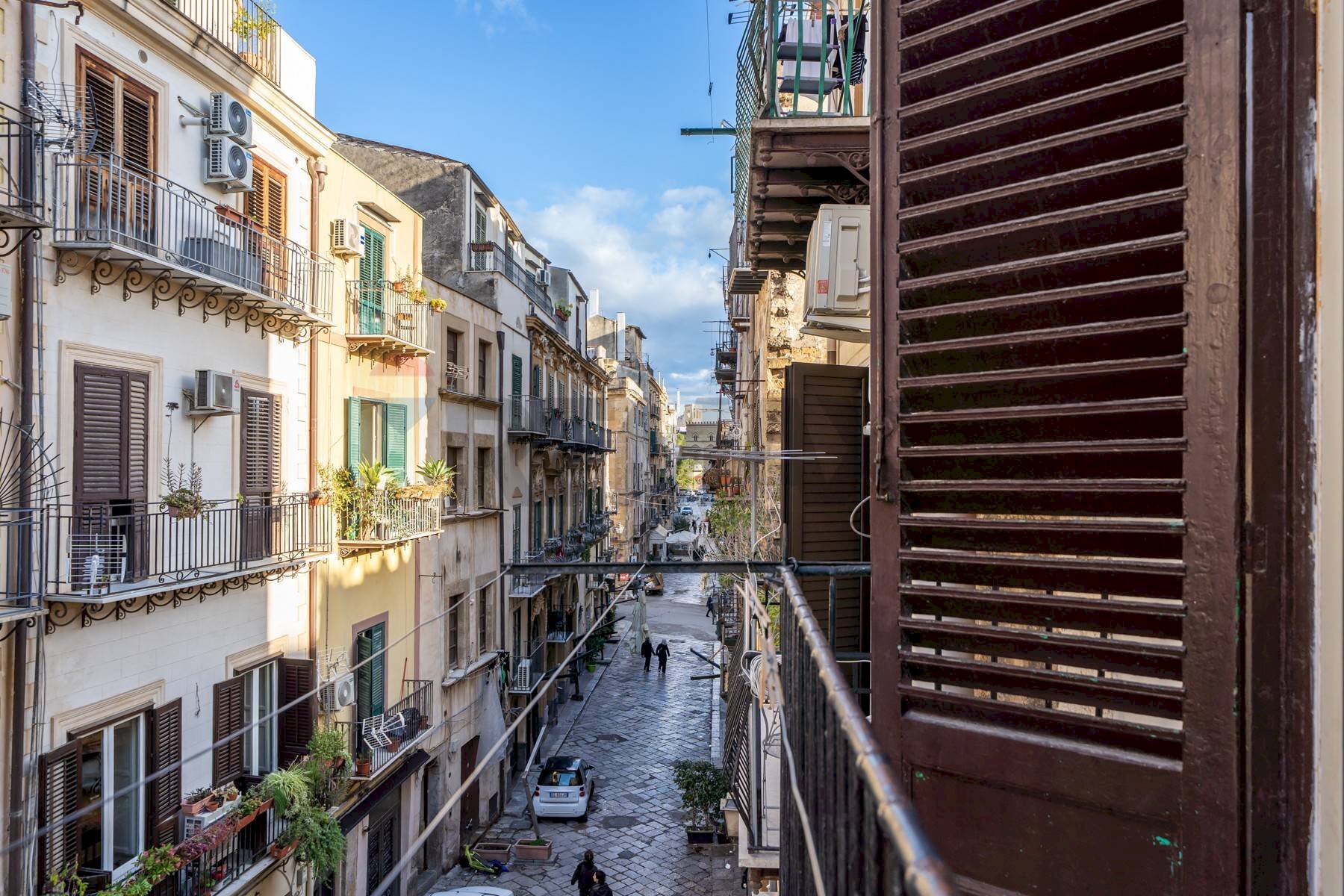 Balcone con vista su Via Chiavettieri - Apartment Vicolo dei Calzonai
 
13, Palermo - photo 3