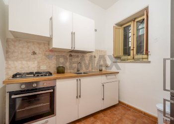Cucina completa di elettrodomestici - Appartamento Vicolo dei Calzonai
 
13, Palermo - foto 24