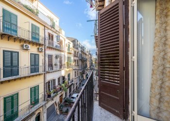 Balcone con vista su Via Chiavettieri - Appartamento Vicolo dei Calzonai
 
13, Palermo - foto 26