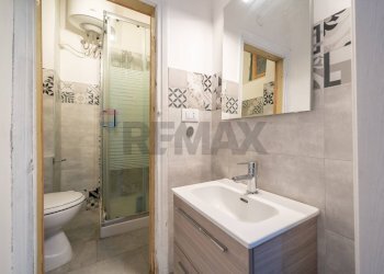 Bagno con doccia - Appartamento Vicolo dei Calzonai
 
13, Palermo - foto 32