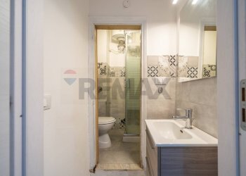 Bagno con doccia - Appartamento Vicolo dei Calzonai
 
13, Palermo - foto 34