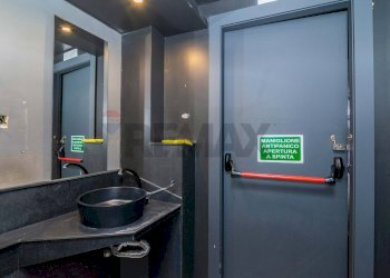 Bagno - Shop Via Sant'euplio (Largo Paisiello)
 
23, Catania - photo 5