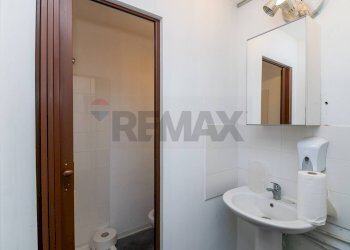 Bagno - Shop Via Sant'euplio (Largo Paisiello)
 
23, Catania - photo 13