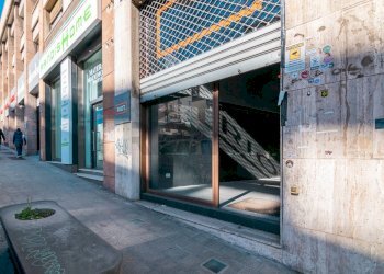 Edificio all\'aperto - Shop Via Sant'euplio (Largo Paisiello)
 
23, Catania - photo 18