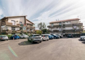 Edificio all\'aperto - Bilocale Via Stazione
 
3, Aci Castello - foto 1