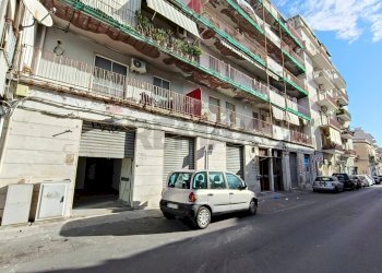 Edificio all\'aperto - Locale Commerciale Via Timoleone
 
82C, Catania - foto 2