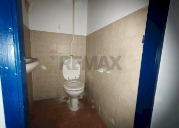 Bagno - Locale Commerciale Via Timoleone
 
82C, Catania - foto 11