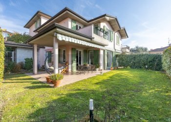 Casa all\'aperto - Semi-detached house Via Bruno Carnini
8, San Fermo della Battaglia - photo 1