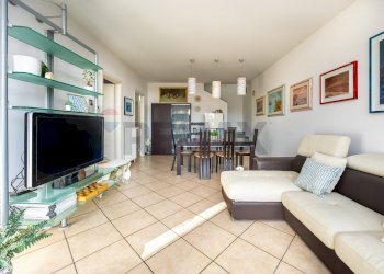 Sala da pranzo - Semi-detached house Via Bruno Carnini
8, San Fermo della Battaglia - photo 9