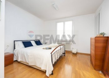 Camera / camera da letto - Semi-detached house Via Bruno Carnini
8, San Fermo della Battaglia - photo 18