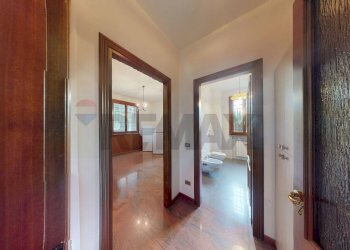 Hall / corridoio - Casa indipendente via San Maurizio al Lambro
 
186, Brugherio - foto 24