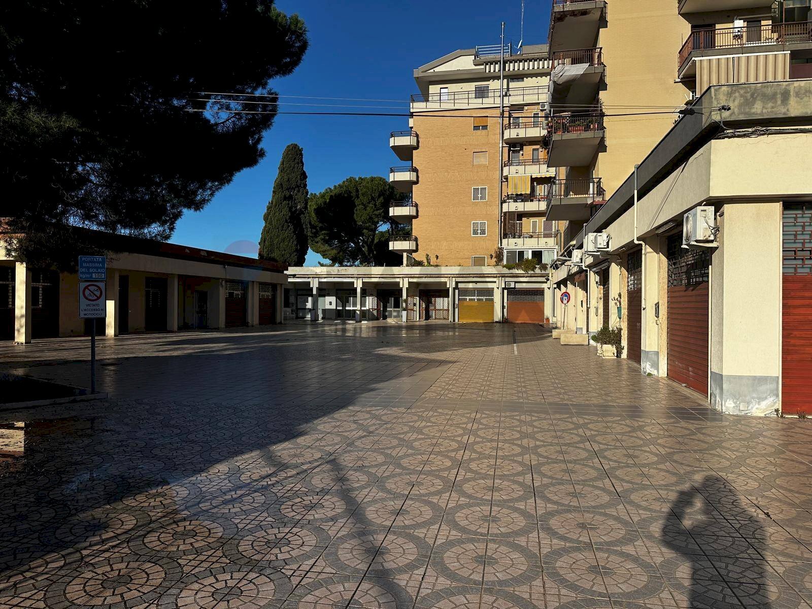 Edificio all\'aperto - Commercial Premises Via delle Murge
65, Bari - photo 2