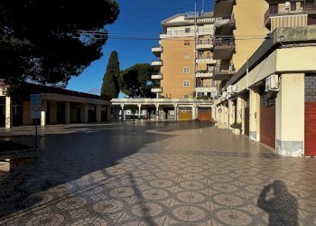 Edificio all\'aperto - Locale Commerciale Via delle Murge
65, Bari - foto 2
