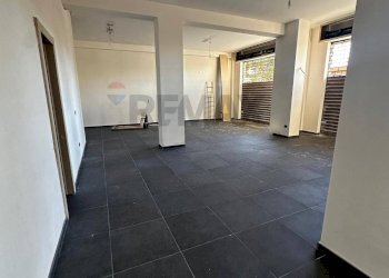 Stanza vuota - Locale Commerciale Via delle Murge
65, Bari - foto 5
