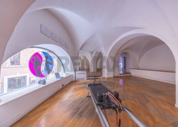 Hall / corridoio - Negozio Via di Pie' di Marmo
 
2, Roma - foto 9