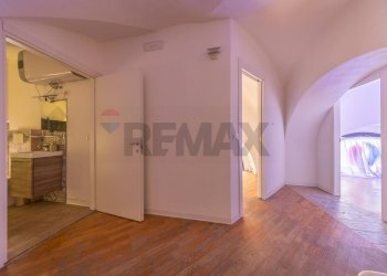 Stanza vuota - Negozio Via di Pie' di Marmo
 
2, Roma - foto 13