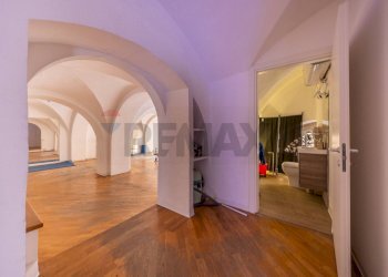 Stanza vuota - Negozio Via di Pie' di Marmo
 
2, Roma - foto 14