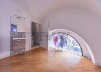 Stanza vuota - Negozio Via di Pie' di Marmo
 
2, Roma - foto 21