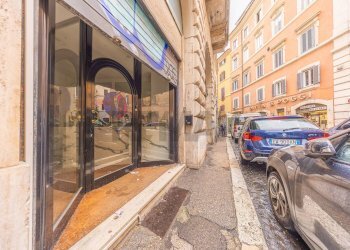 Edificio all\'aperto - Negozio Via di Pie' di Marmo
 
2, Roma - foto 28