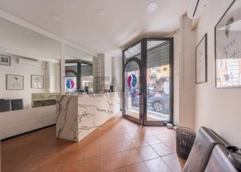 Hall / corridoio - Negozio Via di Pie' di Marmo
 
2, Roma - foto 32