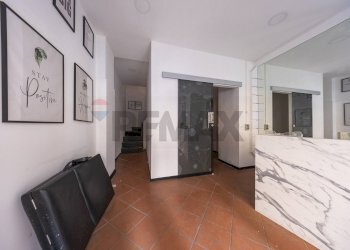 Hall / corridoio - Negozio Via di Pie' di Marmo
 
2, Roma - foto 36