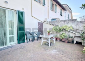Terrazza - Four-room apartment Via Dogali
 
9, Empoli - photo 11